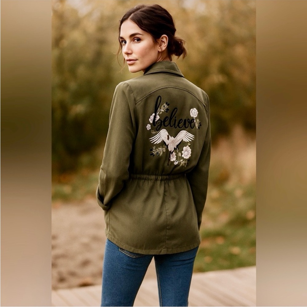 RARE C&A European Brand "Believe" Eagle Embroidered Utility Shacket Olive Small